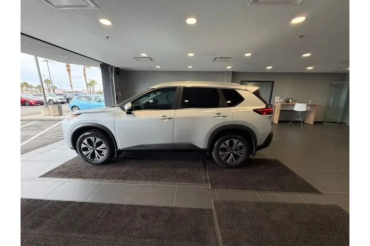 $22984 : Nissan Rogue 2023 SV 4dr Cro image 8