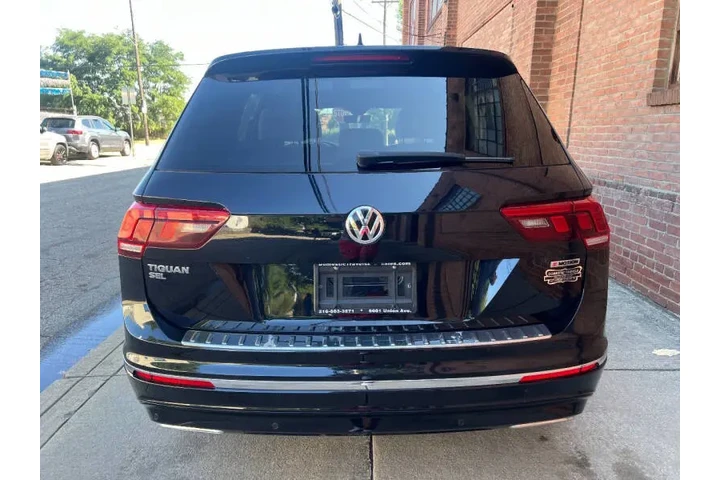 $20000 : 2020 Tiguan SEL Premium R-Lin image 6