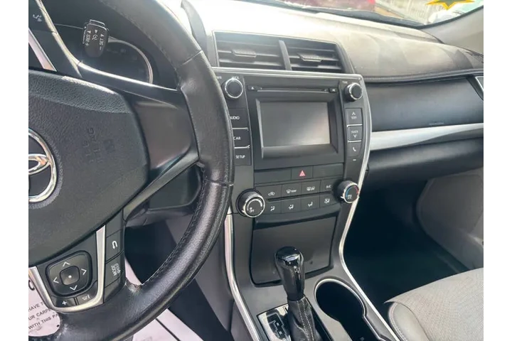 $13999 : 2017 Camry SE image 10