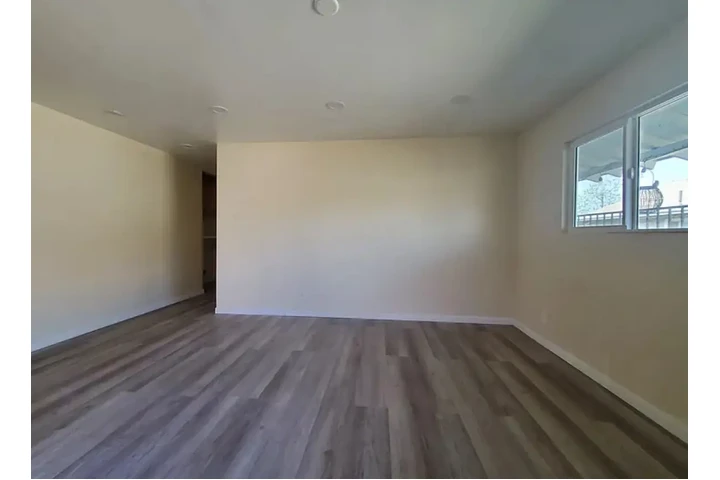 $3300 : Duplex enfrente de 3 rec en LA image 5