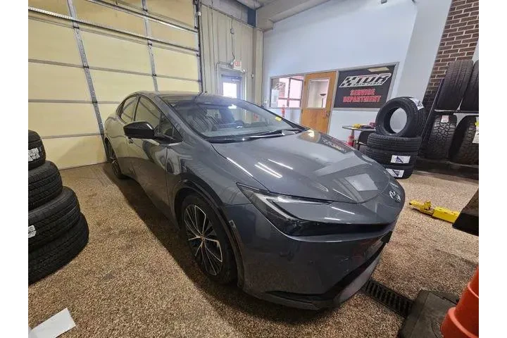 $29000 : Toyota Prius 2024 AWD Limite image 4