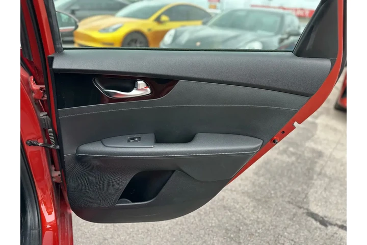 2019 KIA FORTE EX SEDAN 4D image 3