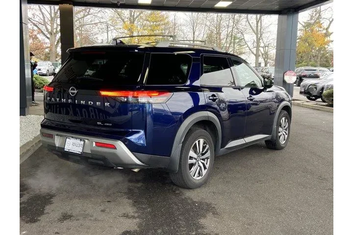 Nissan Pathfinder 2022 AWD S image 5