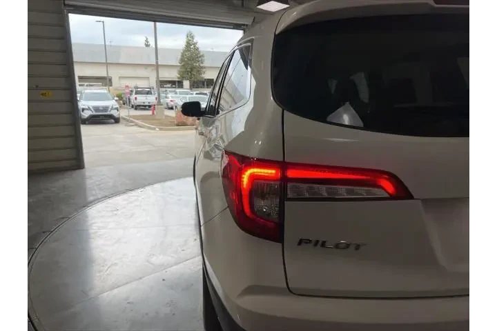 $26499 : Honda Pilot 2021 AWD EX-L 4d image 10