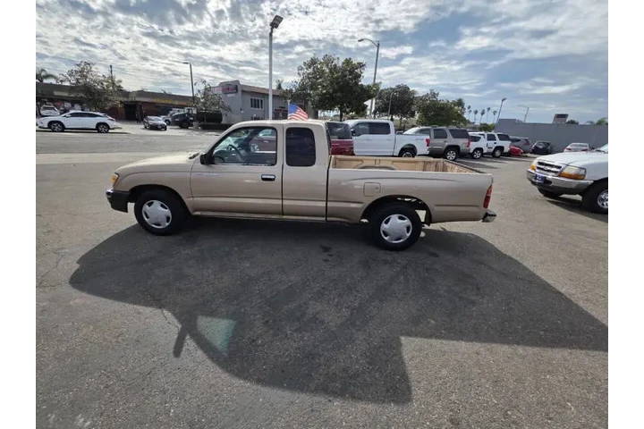 $9995 : 1999 Tacoma SR5 image 7