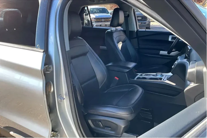 $30888 : Ford Explorer 2023 AWD XLT 4 image 8