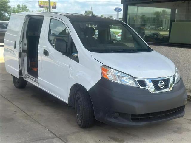 $15990 : 2016 NISSAN NV200 image 3