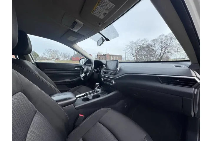 $9999 : 2019 Altima 2.5 S image 10