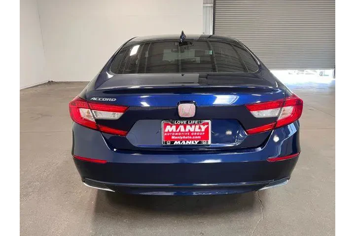 $20701 : Honda Accord 2018 LX 4dr Sed image 4