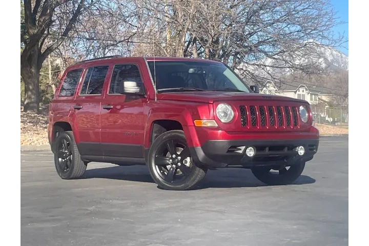 $5900 : 2015 Patriot Altitude Edition image 2