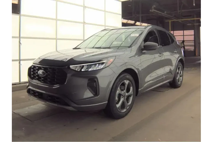 $21899 : Ford Escape 2023 AWD ST-Line image 2