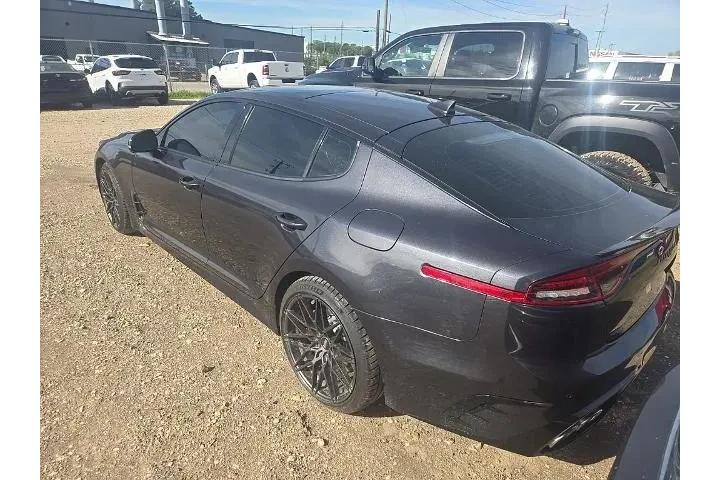 $38574 : Kia Stinger 2023 GT2 4dr Sed image 2