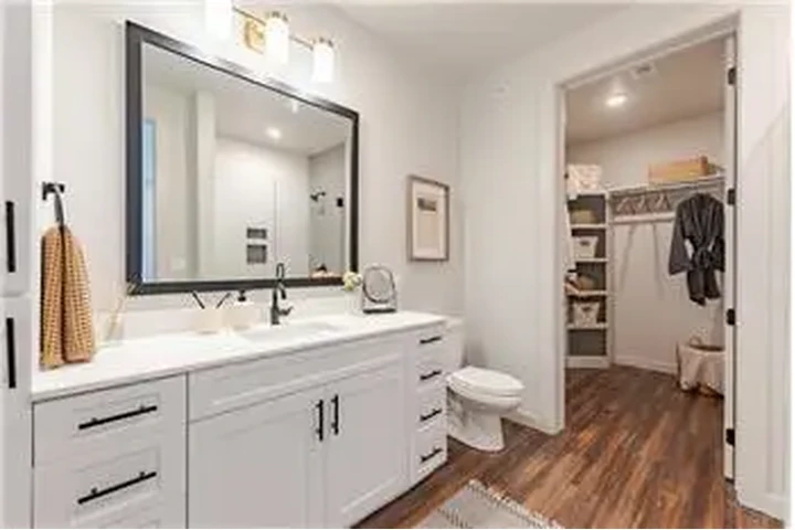 $2880 : Rental property with 3 bedro image 4