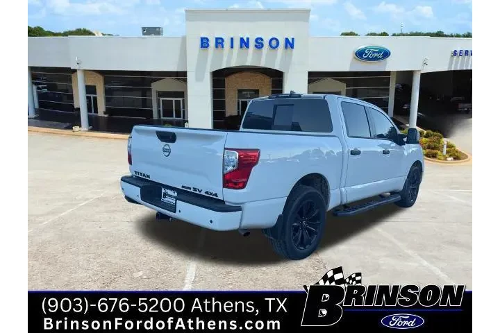 $34591 : Nissan Titan 2023 4x4 SV 4dr image 5