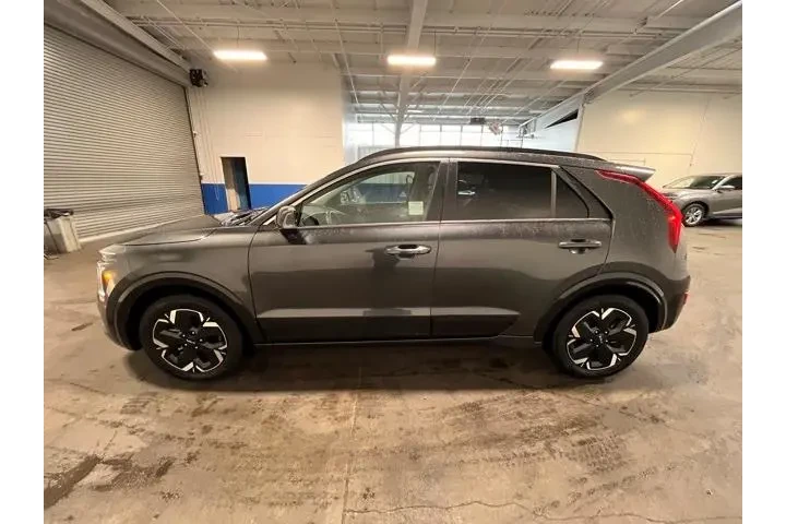 $17695 : Kia Niro EV 2023 Wind 4dr Cr image 6