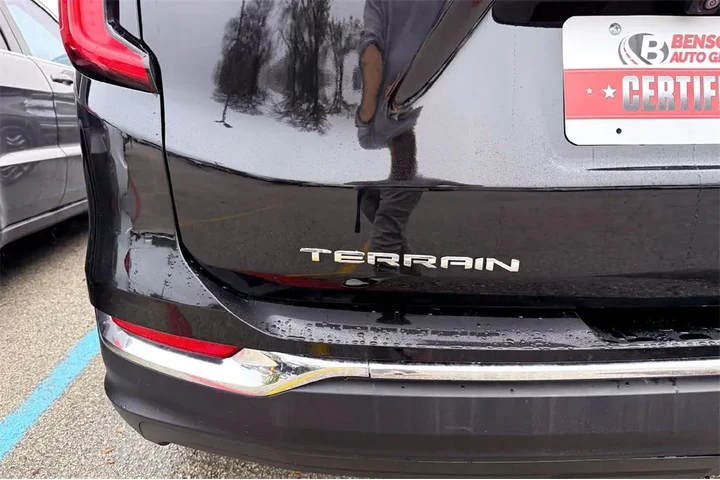 $20781 : GMC Terrain 2024 AWD SLT 4dr image 8