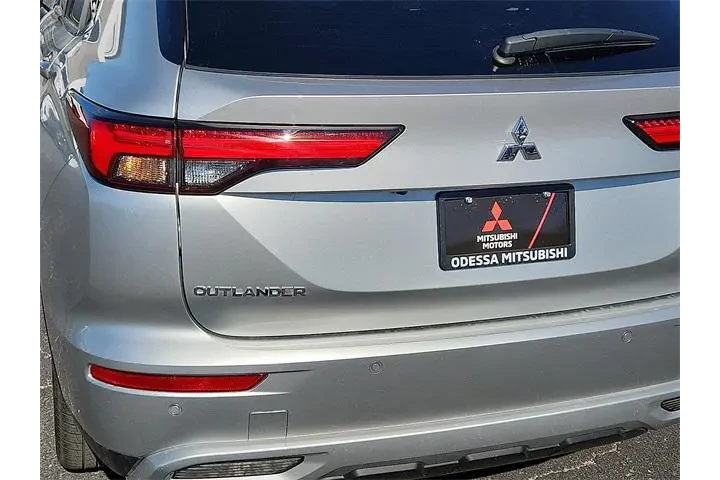 $28918 : Mitsubishi Outlander 2024 SE image 6
