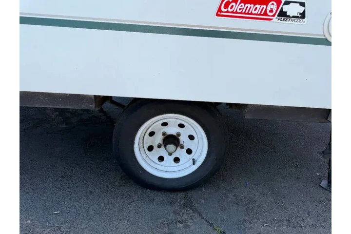 $3850 : 2004 Fleetwood RV Coleman Taos image 7