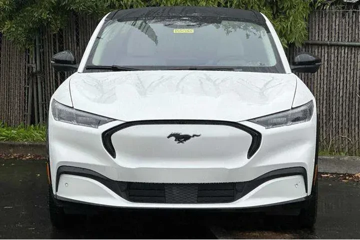 $24937 : Ford Mustang Mach-E 2023 Pre image 6