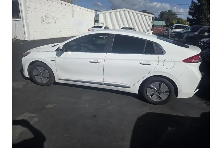 $14495 : Hyundai IONIQ Hybrid 2020 SE image 8