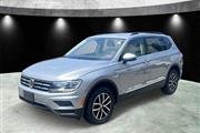 $19985 : Pre-Owned 2021 Tiguan 2.0T SE thumbnail