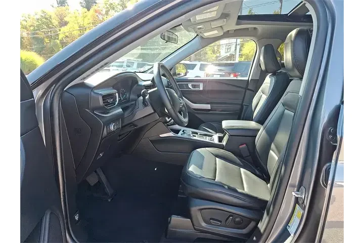 $31995 : Ford Explorer 2022 AWD XLT 4 image 3