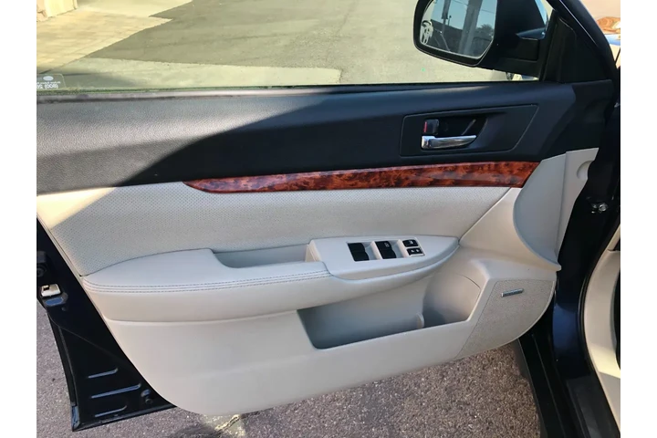 $8990 : 2012 Outback 2.5i Limited image 10