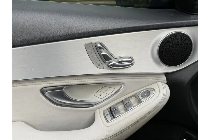 $13395 : Mercedes-Benz C-Class 2015 A image 9