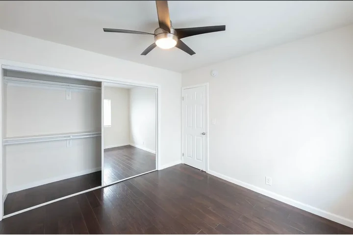 39th Street Apartments image 8