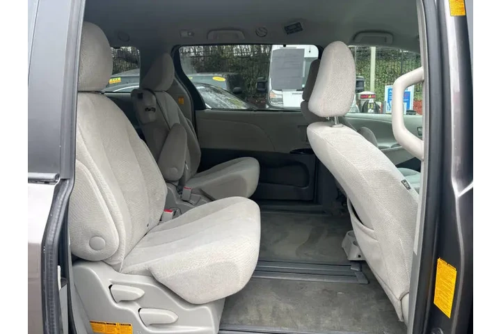 $12499 : 2013 Sienna LE 7-Passenger Au image 10