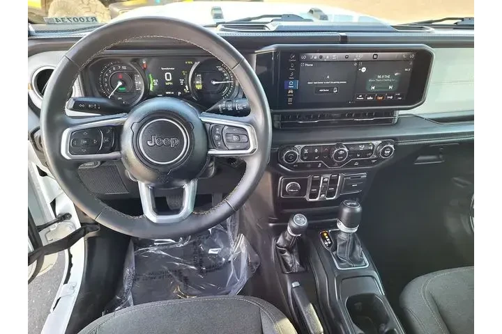 $32500 : Jeep Wrangler 2024 4x4 Sahar image 9