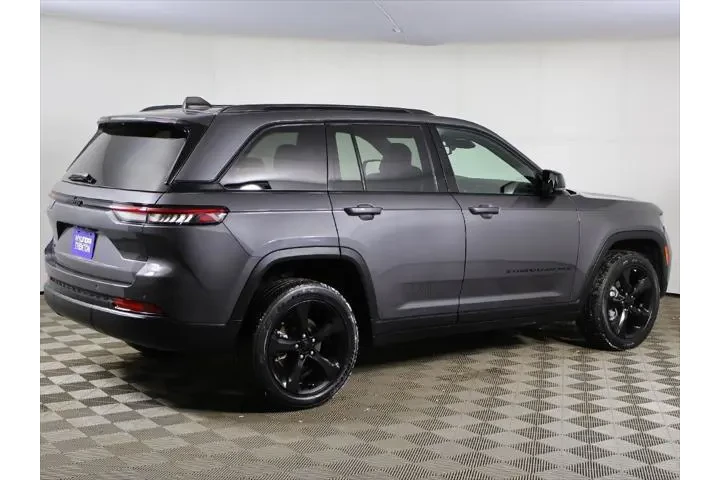 $29895 : Jeep Grand Cherokee 2023 4x4 image 9