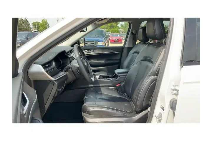 $29590 : Jeep Grand Cherokee 2023 4x4 image 8