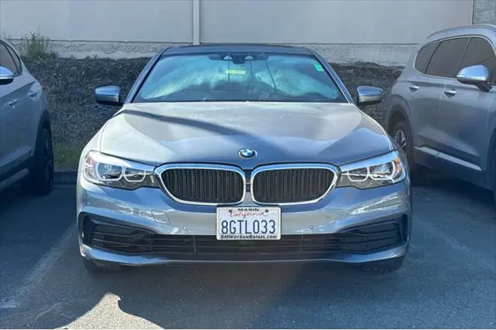 $20990 : BMW 5 Series 2019 530e iPerf image 2