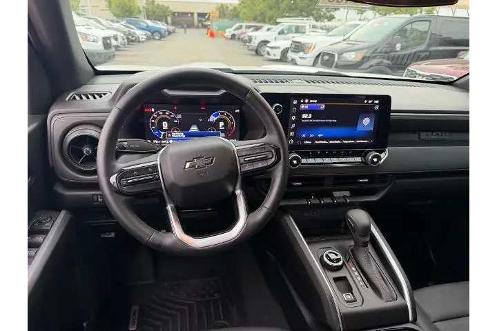 $39400 : Chevrolet Colorado 2025 4x4 image 5