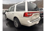 $12999 : Lincoln Navigator 2016 4x4 S thumbnail