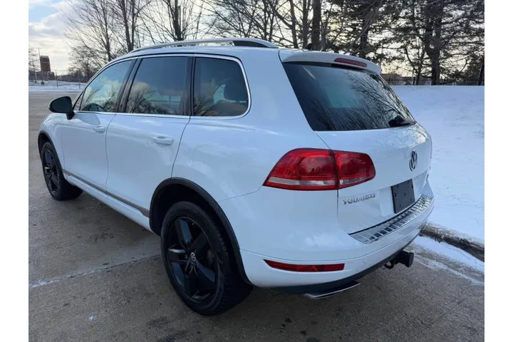 $9995 : 2013 Touareg TDI Sport image 6