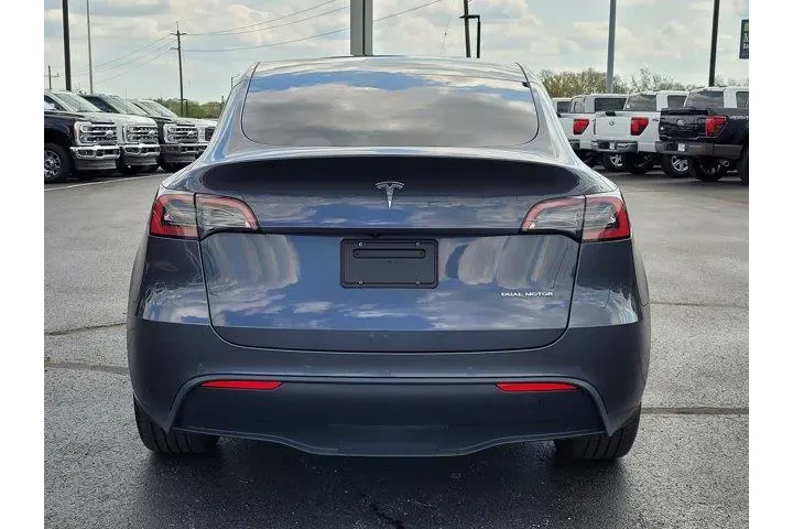 $29295 : Tesla Model Y 2022 AWD Long image 4