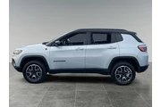 $30209 : Jeep Compass 2024 4x4 Trailh thumbnail