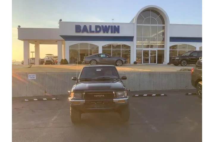 $17950 : Toyota Pickup 1989 2dr Delux image 2