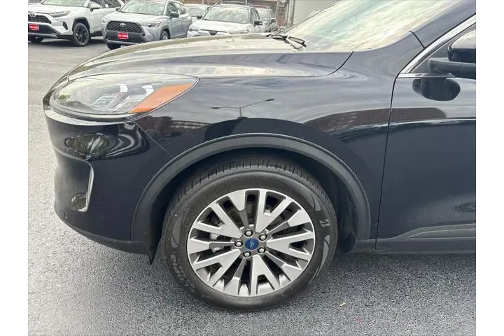 $23475 : Ford Escape 2022 AWD Titaniu image 9