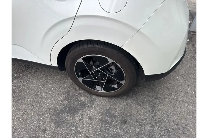 $21643 : Kia Soul 2024 EX 4dr Crossov image 8