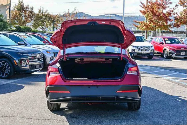 $25500 : Hyundai ELANTRA 2026 SEL Spo image 7