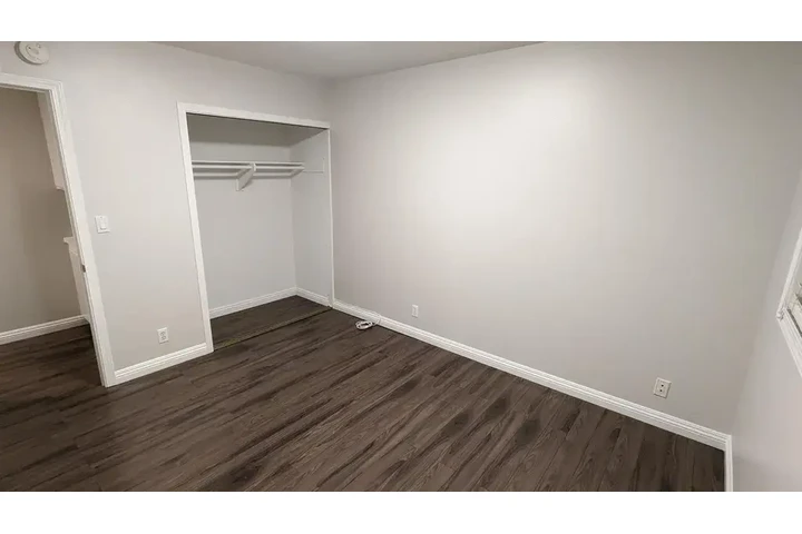 $1490 : Santa Ana - Available Now image 7
