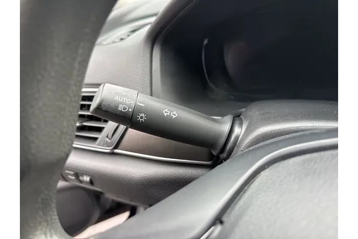 $23821 : Honda Accord 2022 LX 4dr Sed image 8