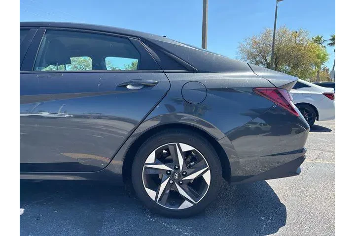 $18289 : Hyundai ELANTRA 2023 SEL 4dr image 8