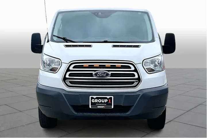 $20811 : Ford Transit 2018 250 3dr SW image 4