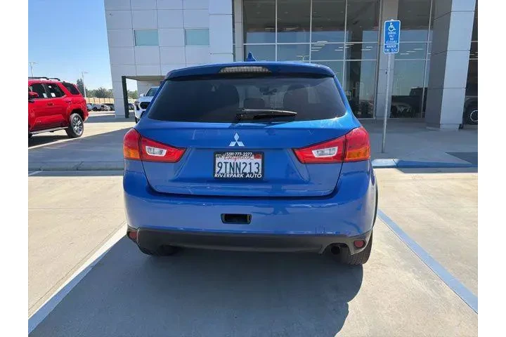 $8900 : Mitsubishi Outlander Sport 2 image 5