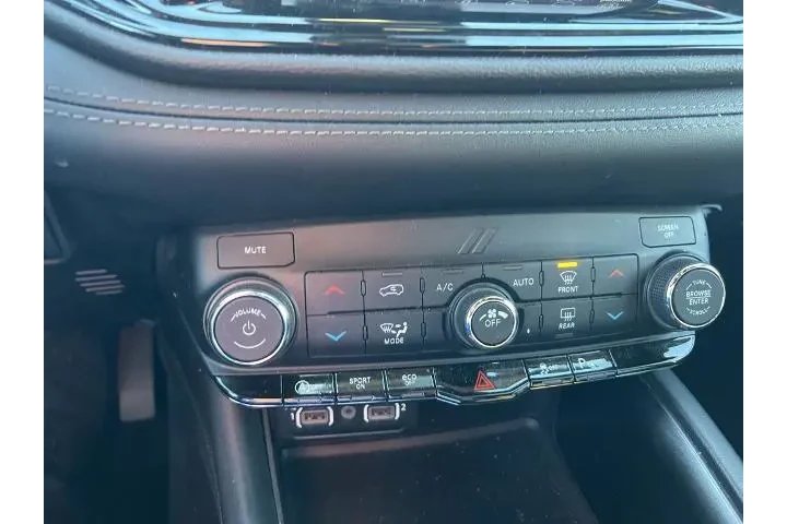 $24988 : Dodge Durango 2023 AWD SXT 4 image 9