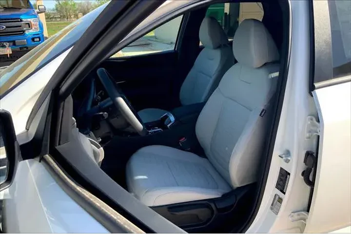 $25727 : Hyundai SANTA CRUZ 2025 SE 4 image 7